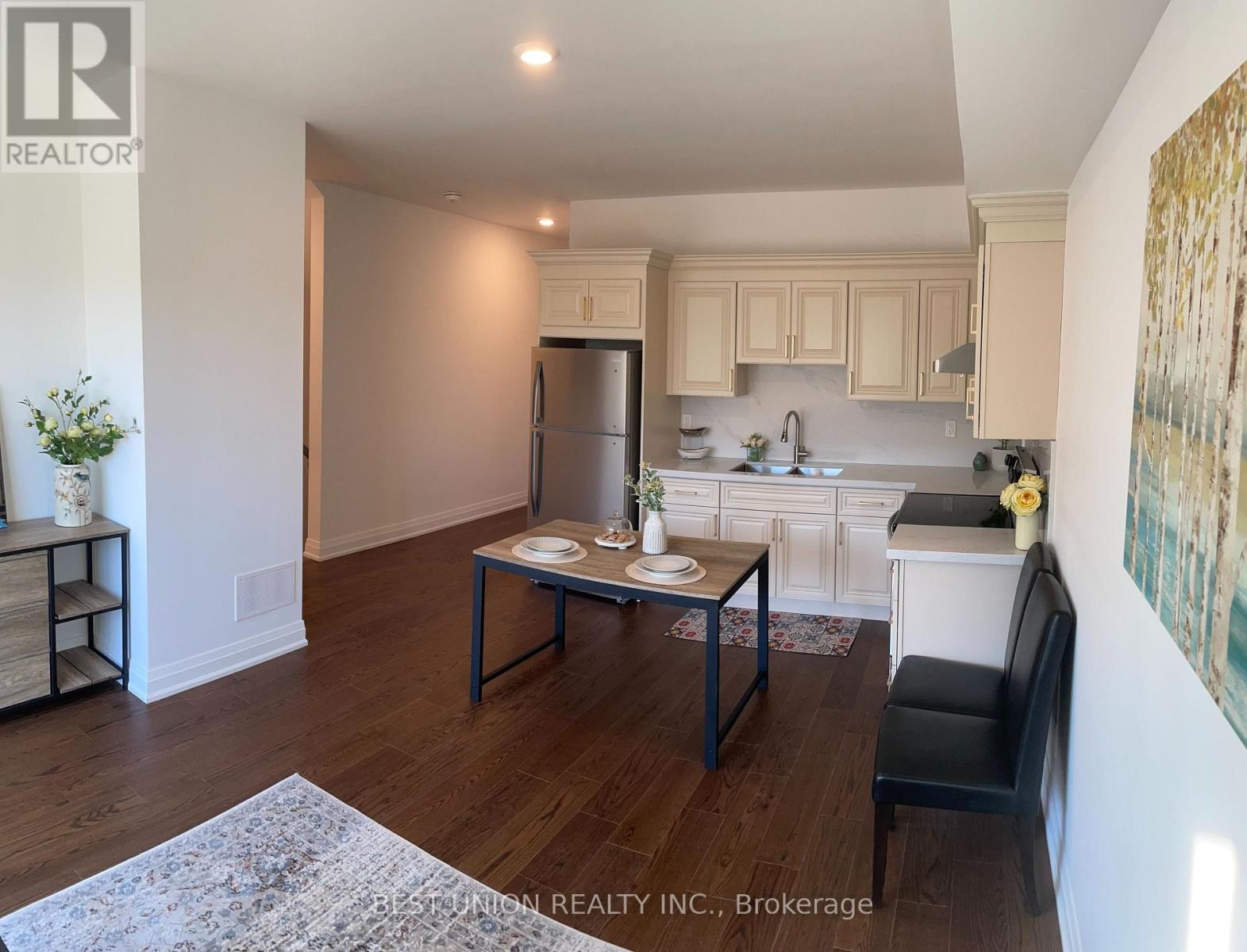 Lower - 17 Persica Street, Richmond Hill, Ontario  L4E 2T3 - Photo 5 - N12470289