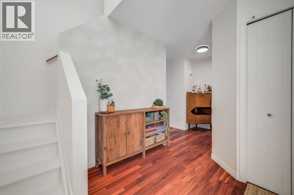 30 Royal Elm Drive Nw, Calgary, Alberta  T3G 5P7 - Photo 4 - A2263168