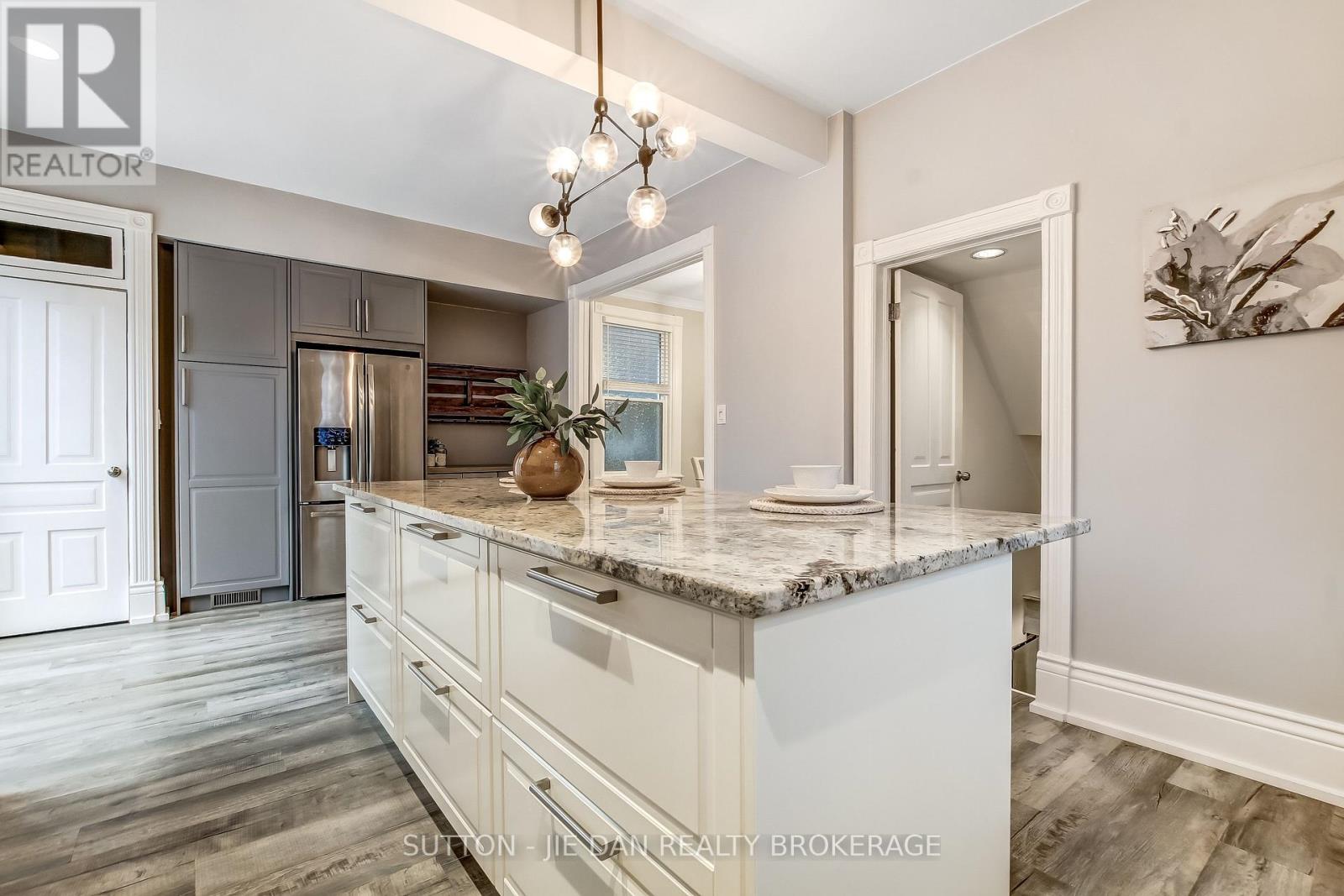 335 St James Street, London East, Ontario  N6A 1X6 - Photo 6 - X12470338