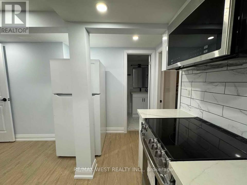 2401 Hemlock Court, Basement, Burlington, Ontario  L7M 1X7 - Photo 4 - W12470284