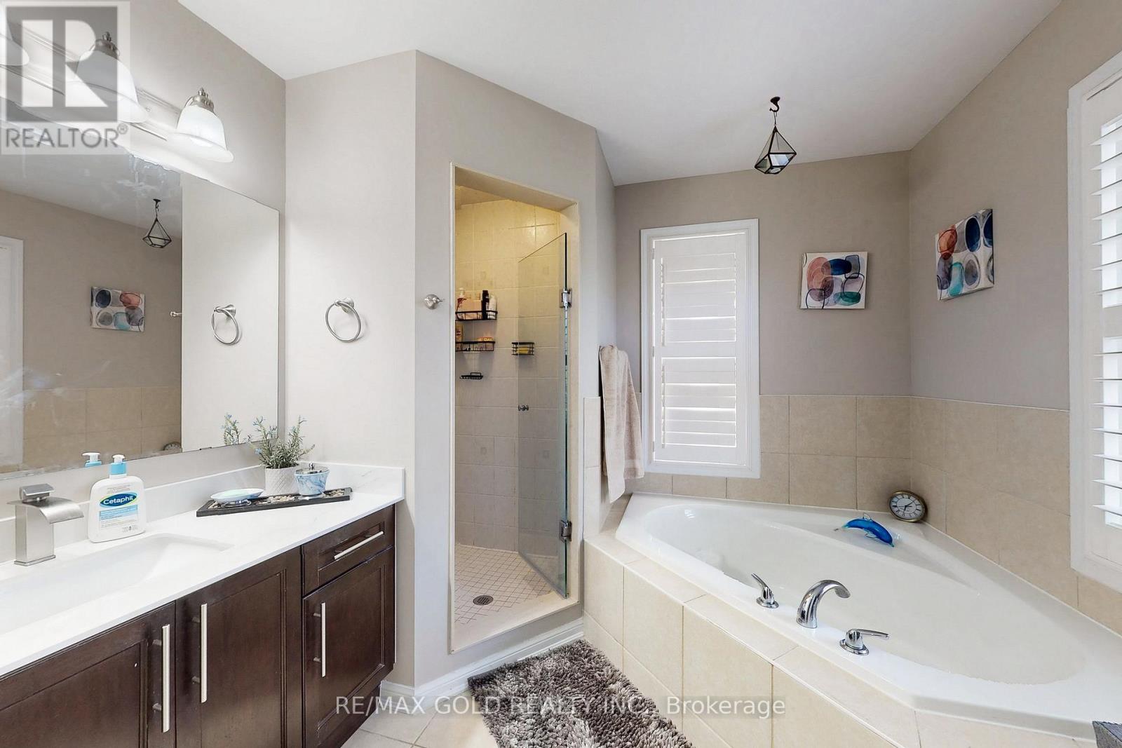 933 Raftis Crescent, Milton, Ontario  L9T 6Z1 - Photo 17 - W12470286