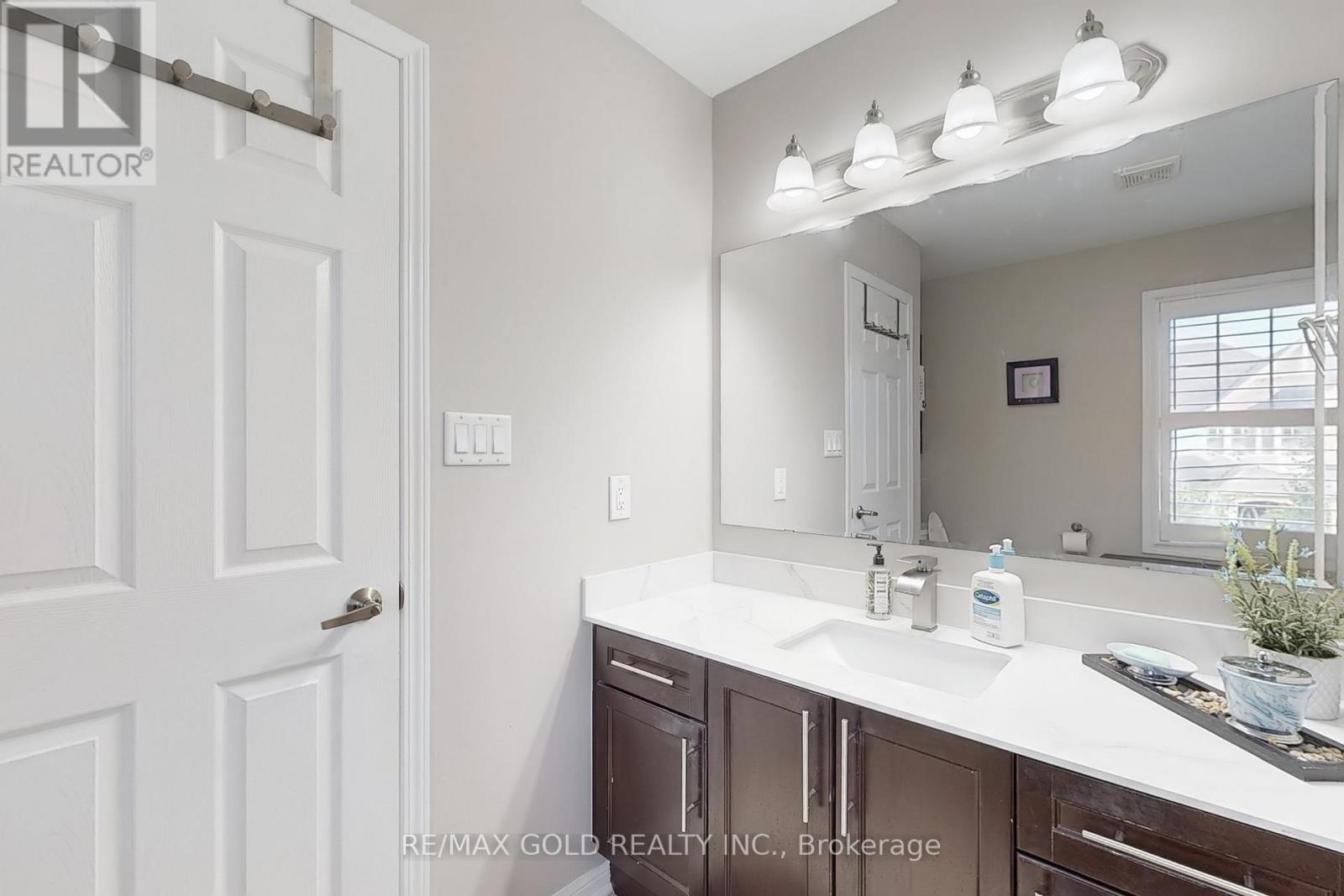 933 Raftis Crescent, Milton, Ontario  L9T 6Z1 - Photo 18 - W12470286
