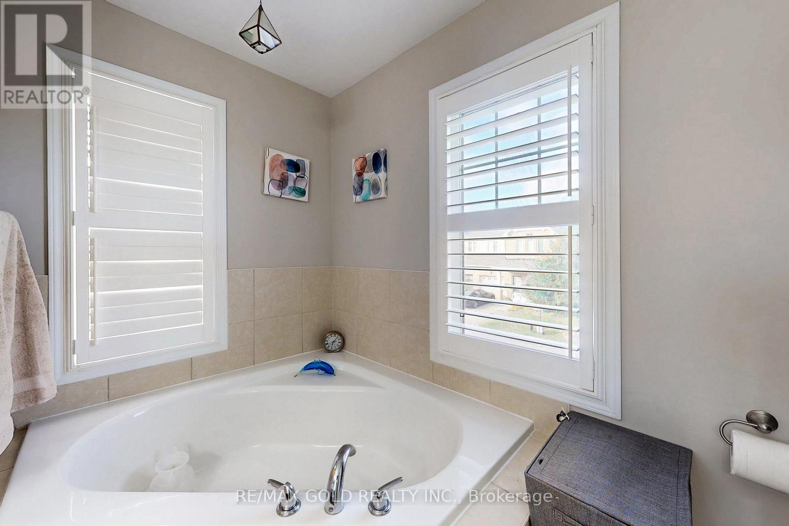 933 Raftis Crescent, Milton, Ontario  L9T 6Z1 - Photo 20 - W12470286