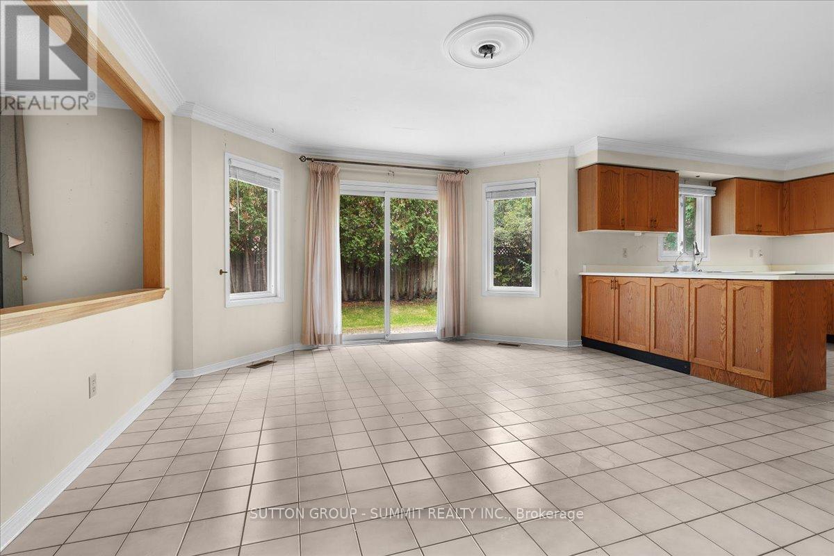 102 Sunforest Drive, Brampton, Ontario  L6Z 4B2 - Photo 15 - W12470292