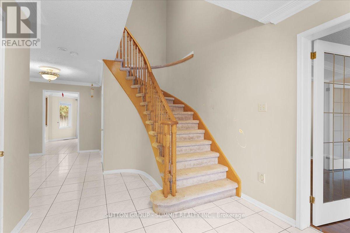 102 Sunforest Drive, Brampton, Ontario  L6Z 4B2 - Photo 20 - W12470292