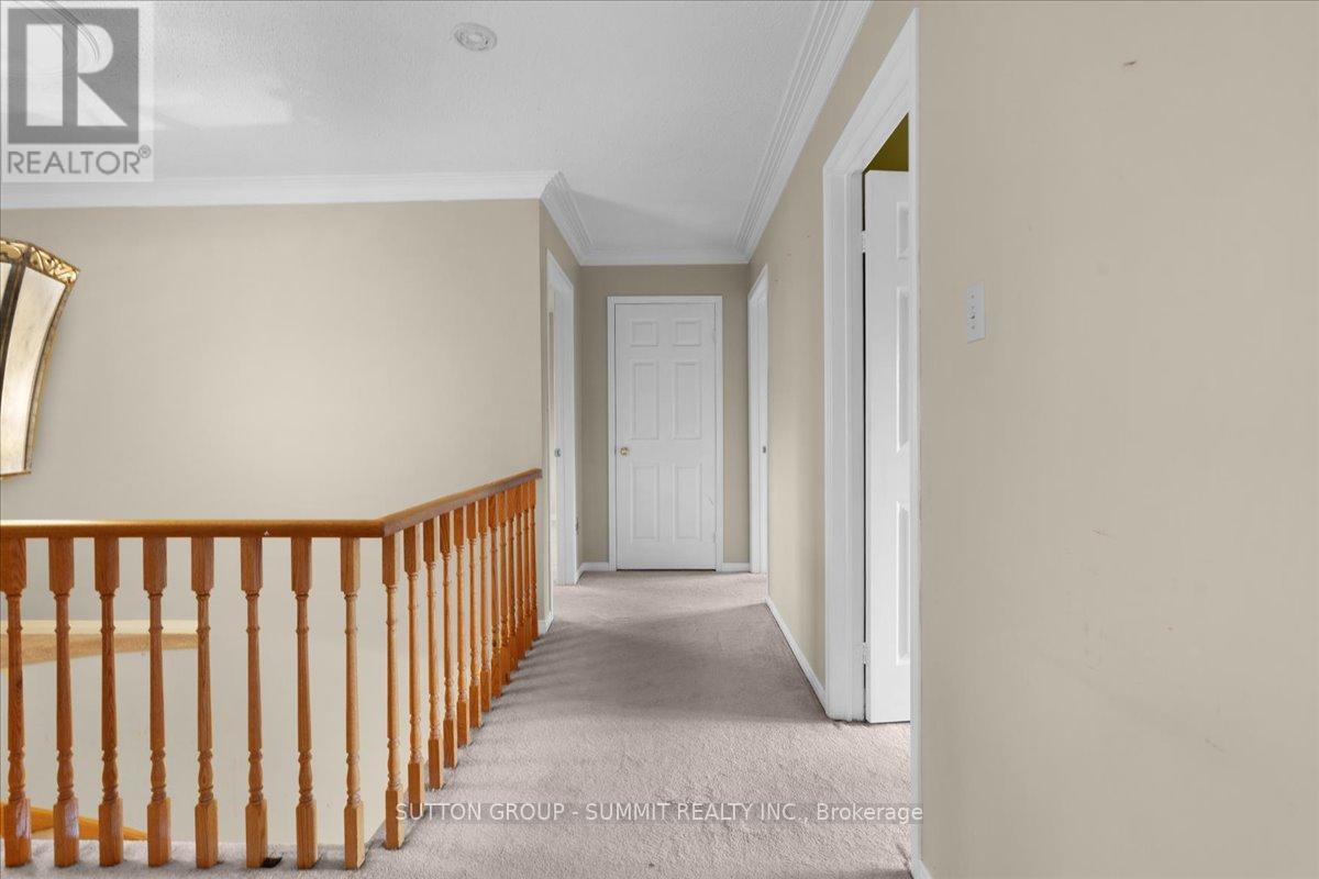 102 Sunforest Drive, Brampton, Ontario  L6Z 4B2 - Photo 22 - W12470292