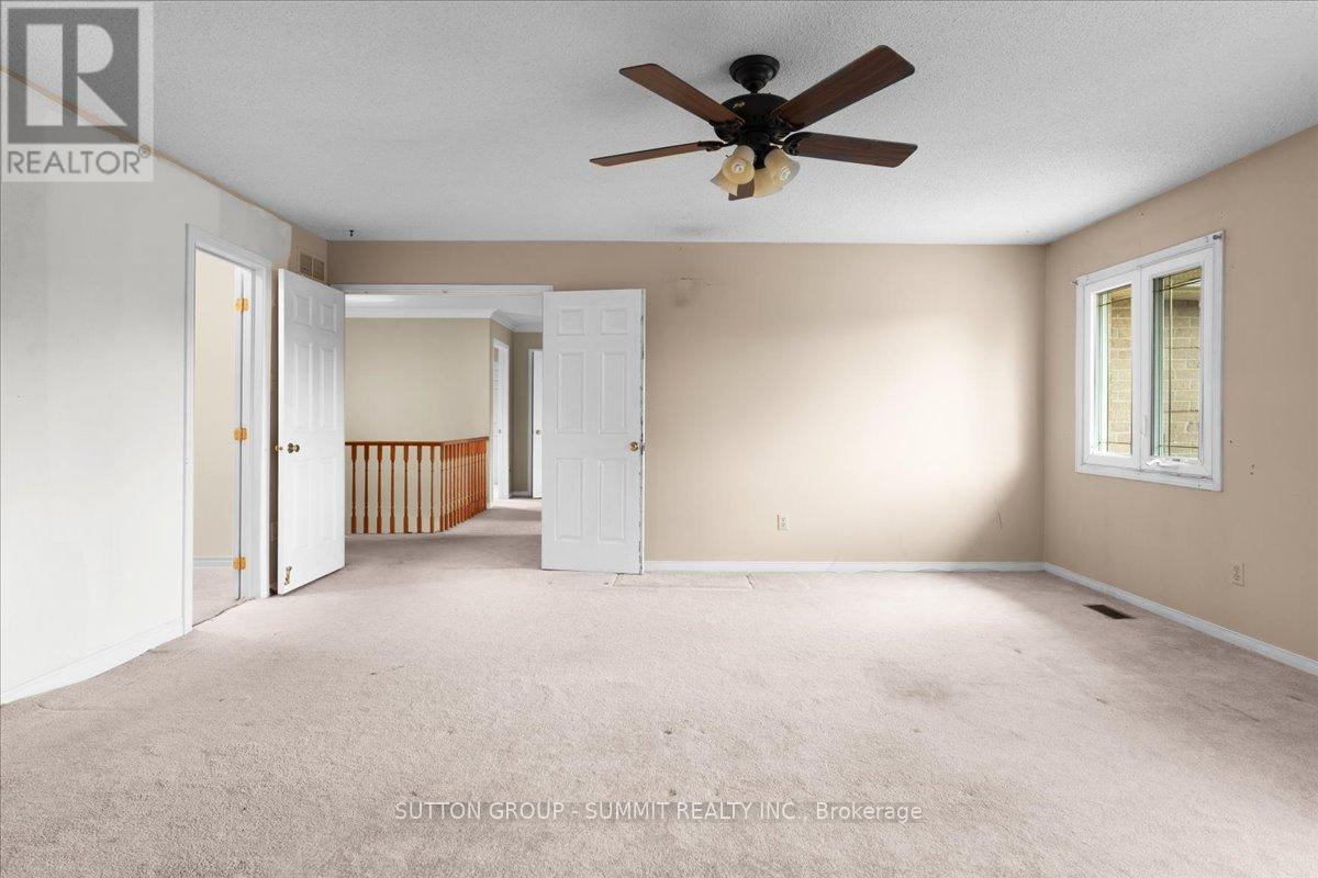 102 Sunforest Drive, Brampton, Ontario  L6Z 4B2 - Photo 25 - W12470292