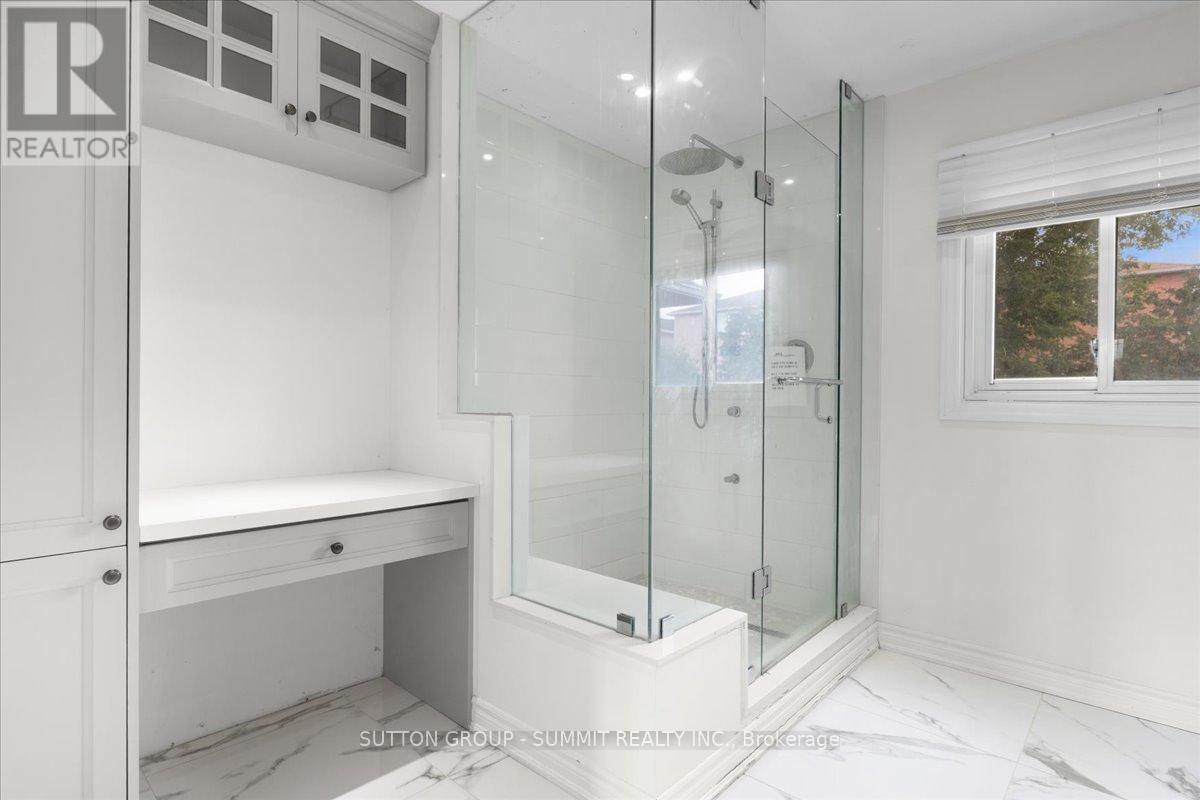 102 Sunforest Drive, Brampton, Ontario  L6Z 4B2 - Photo 27 - W12470292