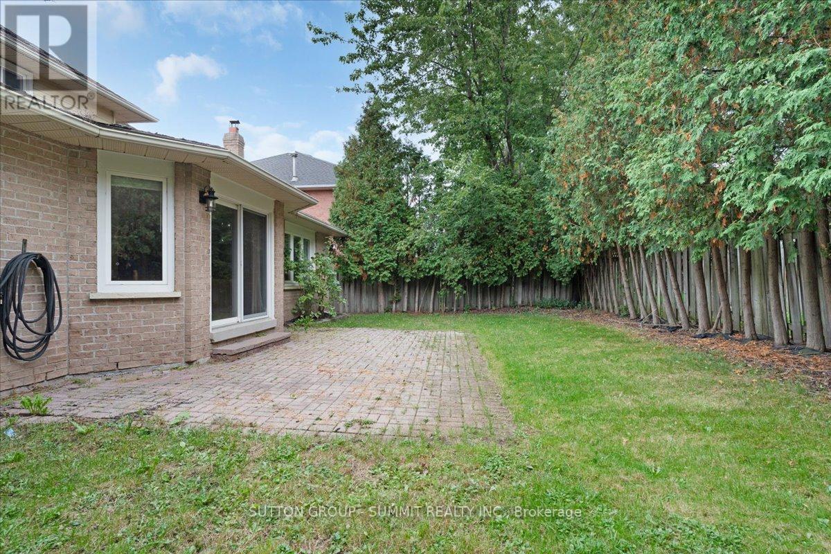 102 Sunforest Drive, Brampton, Ontario  L6Z 4B2 - Photo 36 - W12470292