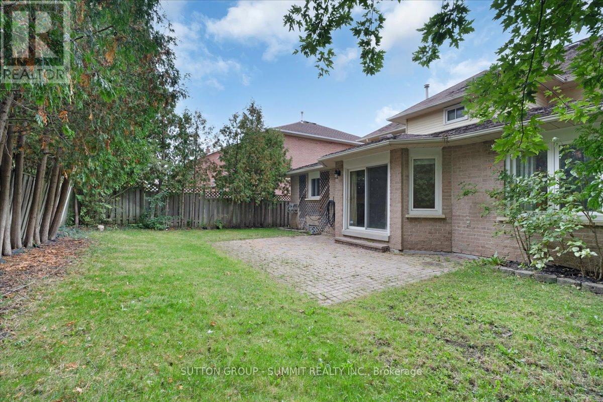 102 Sunforest Drive, Brampton, Ontario  L6Z 4B2 - Photo 37 - W12470292