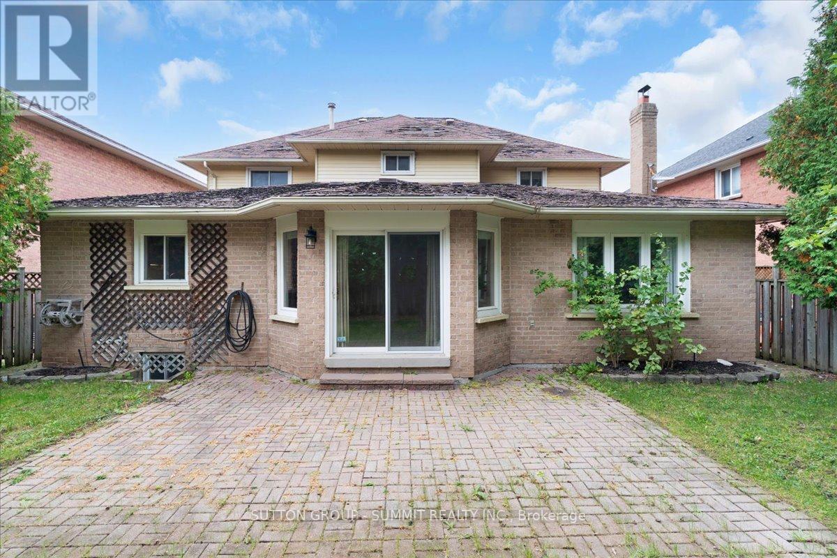 102 Sunforest Drive, Brampton, Ontario  L6Z 4B2 - Photo 38 - W12470292