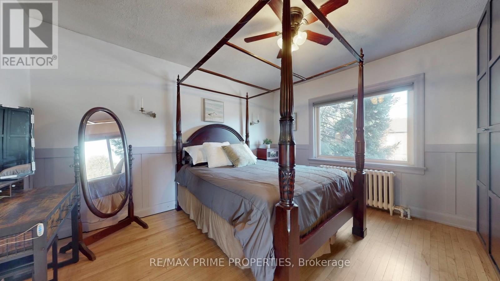 664 Durie Street, Toronto (Runnymede-Bloor West Village), Ontario  M6S 3H3 - Photo 11 - W12470298