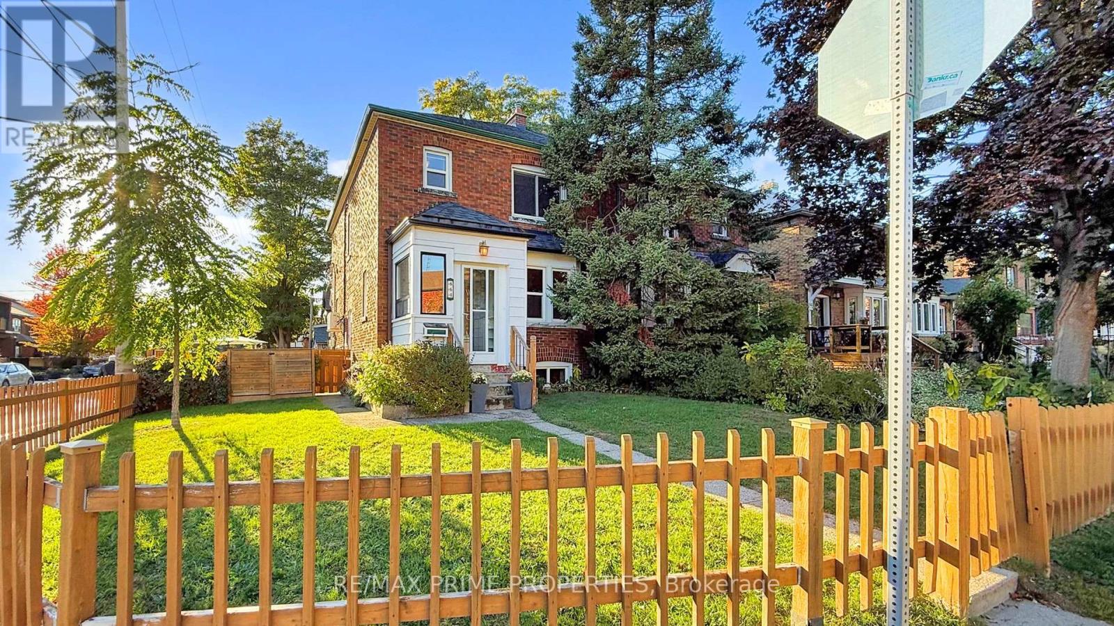 664 Durie Street, Toronto (Runnymede-Bloor West Village), Ontario  M6S 3H3 - Photo 2 - W12470298