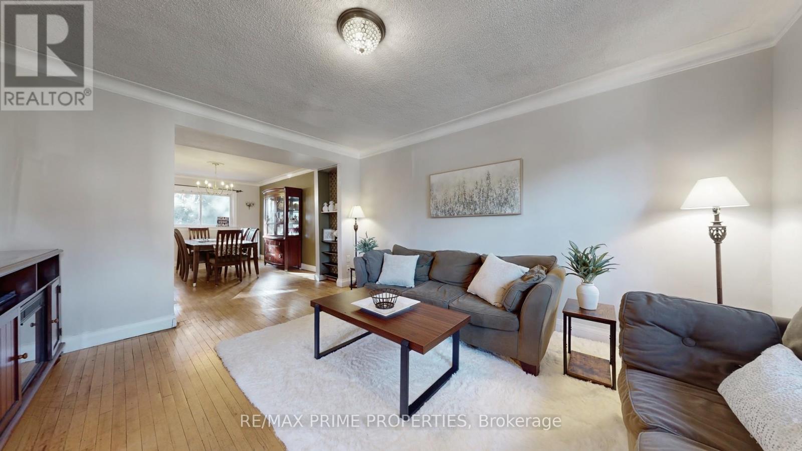 664 Durie Street, Toronto (Runnymede-Bloor West Village), Ontario  M6S 3H3 - Photo 4 - W12470298