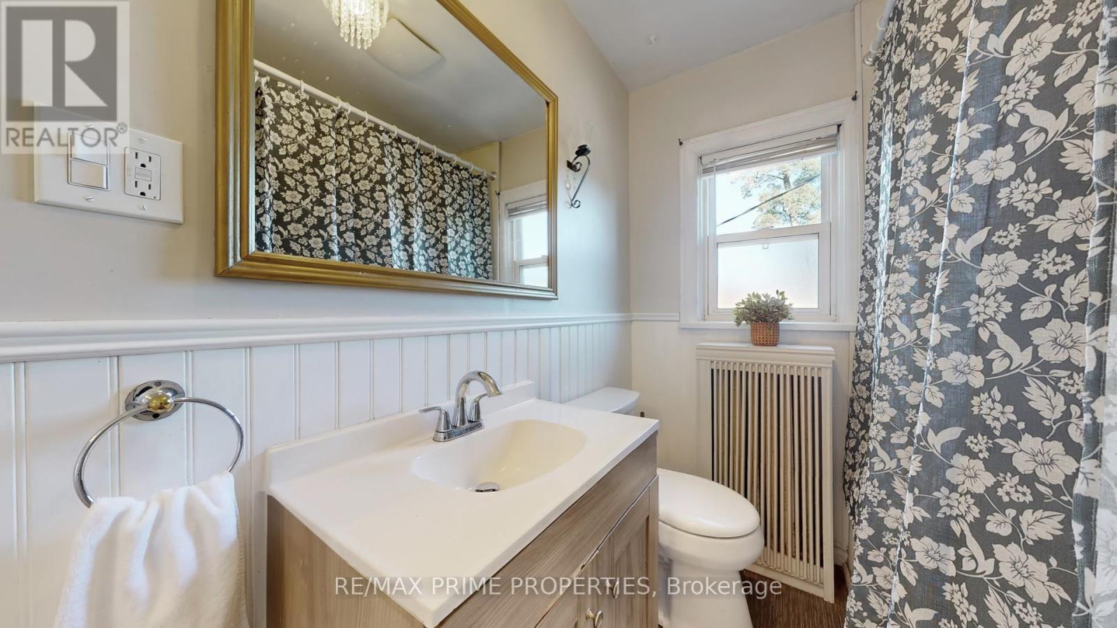 664 Durie Street, Toronto (Runnymede-Bloor West Village), Ontario  M6S 3H3 - Photo 9 - W12470298
