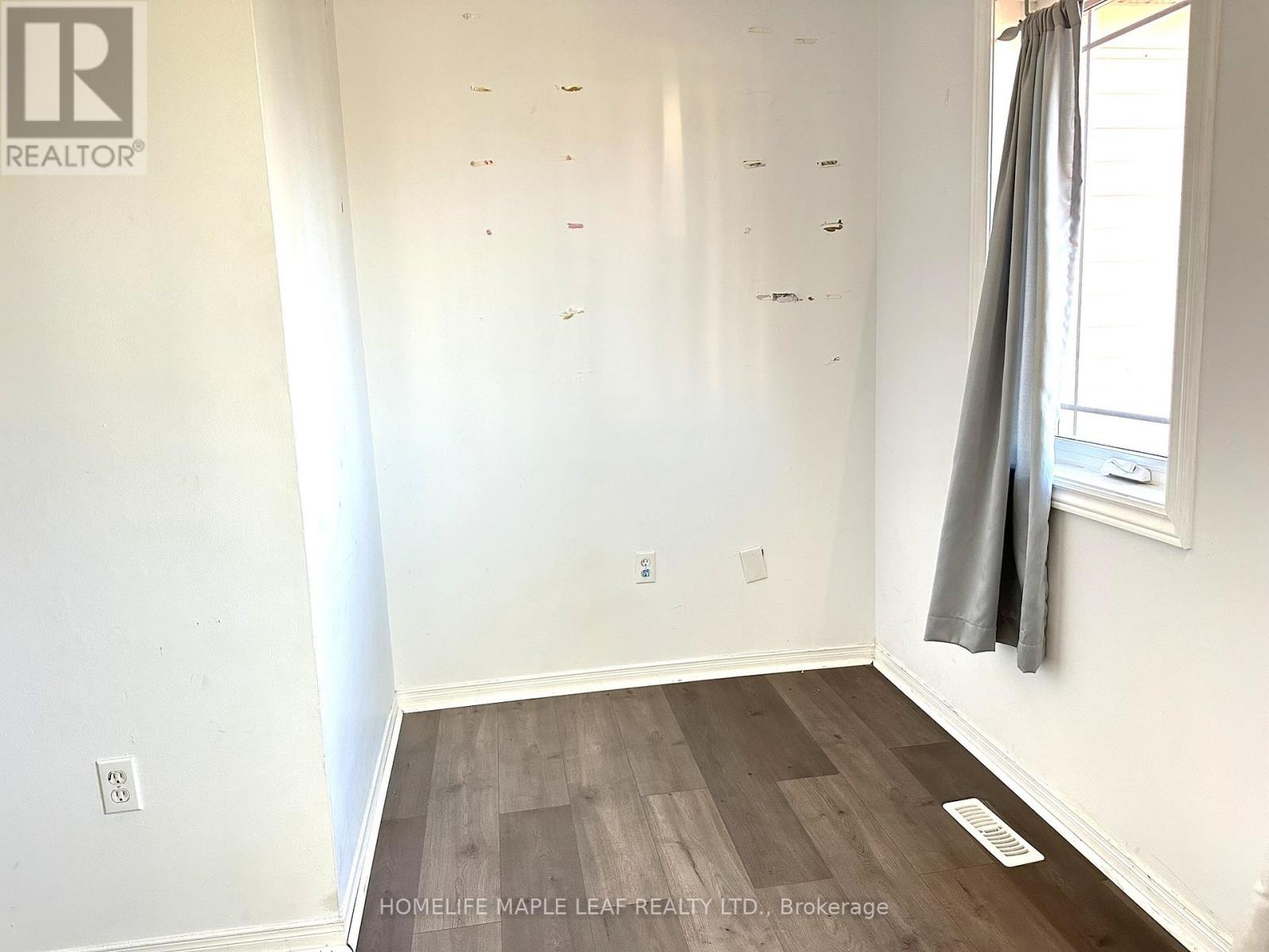72 Four Seasons Circle, Brampton, Ontario  L7A 2A7 - Photo 19 - W12470303