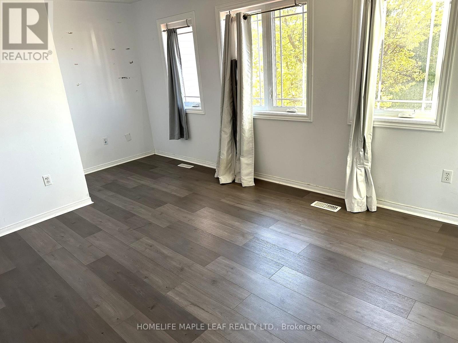 72 Four Seasons Circle, Brampton, Ontario  L7A 2A7 - Photo 20 - W12470303