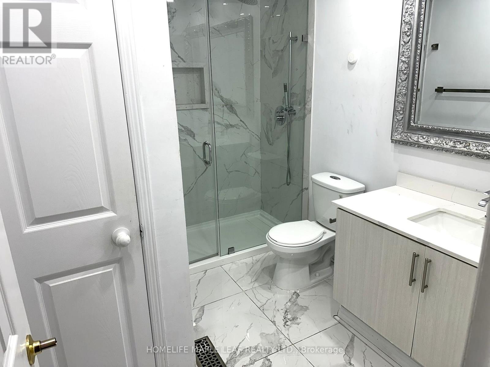 72 Four Seasons Circle, Brampton, Ontario  L7A 2A7 - Photo 22 - W12470303