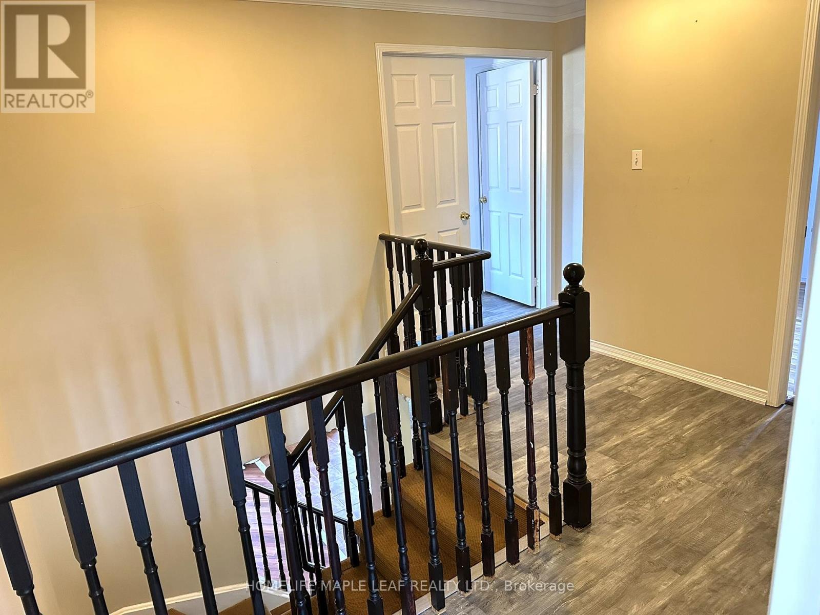 72 Four Seasons Circle, Brampton, Ontario  L7A 2A7 - Photo 24 - W12470303