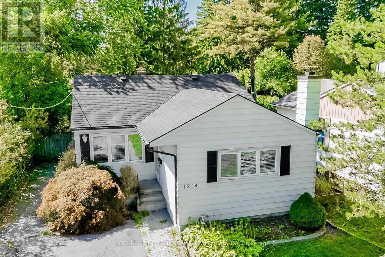 1218 LAKEBREEZE DRIVE, Mississauga, Ontario