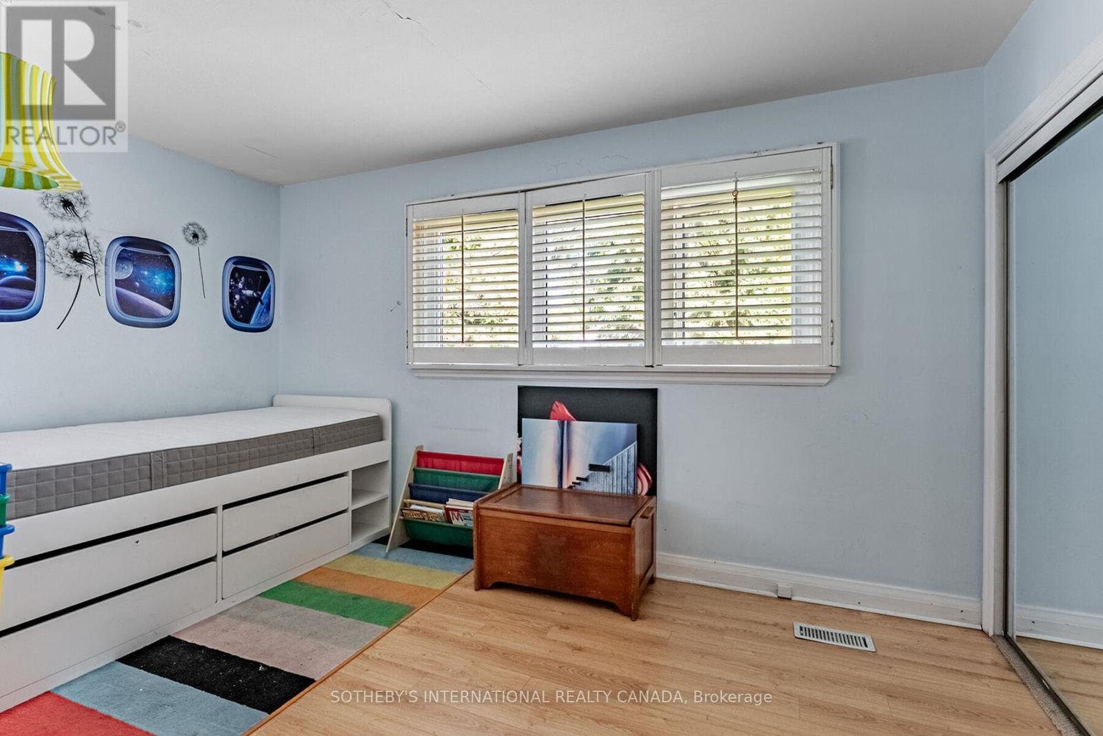 1218 Lakebreeze Drive, Mississauga, Ontario  L5G 3W6 - Photo 21 - W12470311