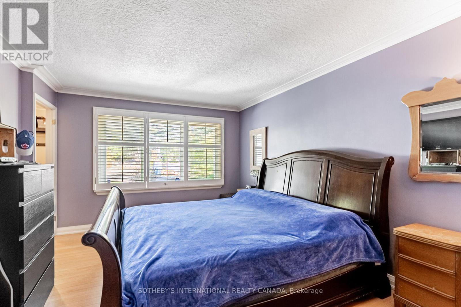 1218 Lakebreeze Drive, Mississauga, Ontario  L5G 3W6 - Photo 22 - W12470311