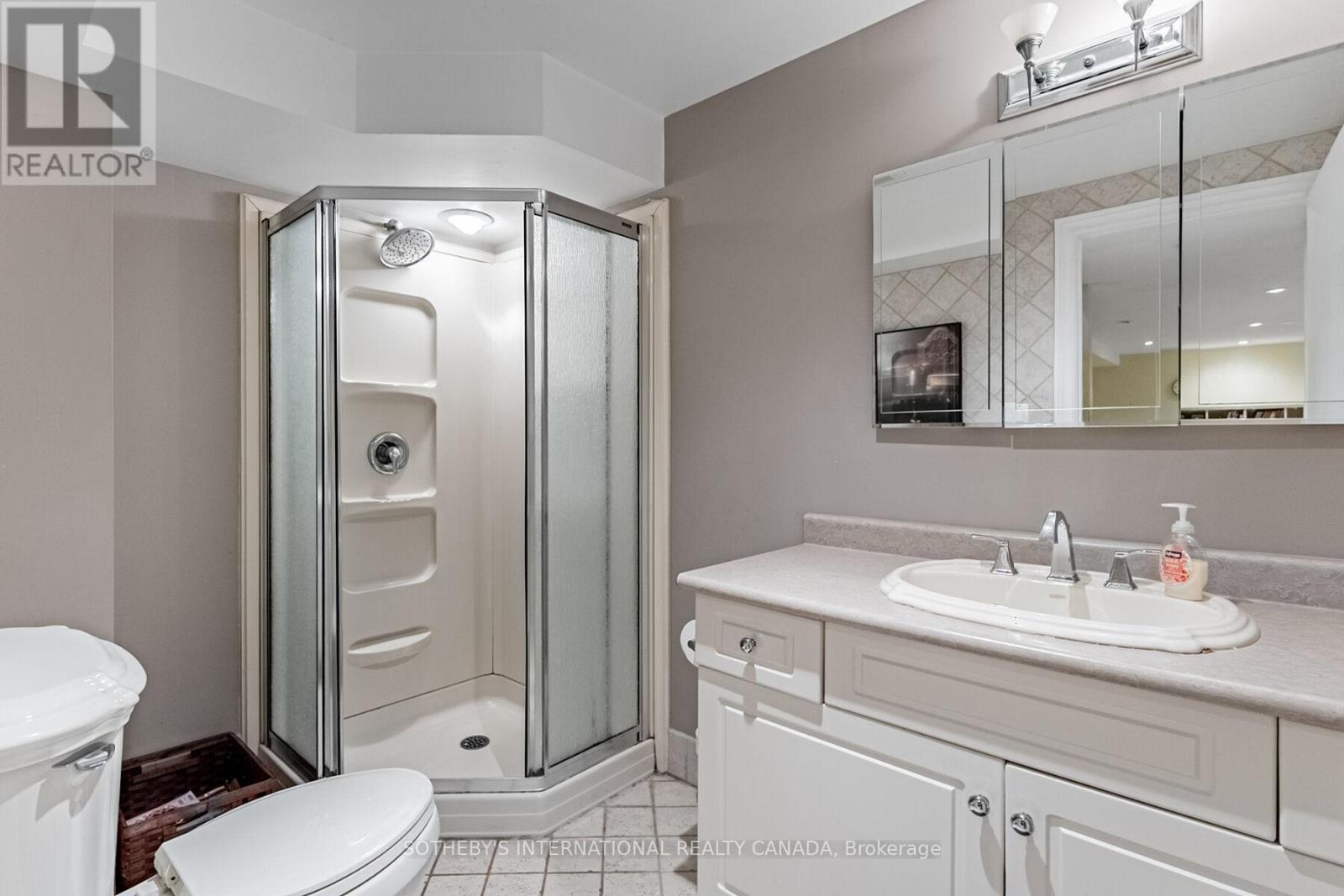 1218 Lakebreeze Drive, Mississauga, Ontario  L5G 3W6 - Photo 29 - W12470311