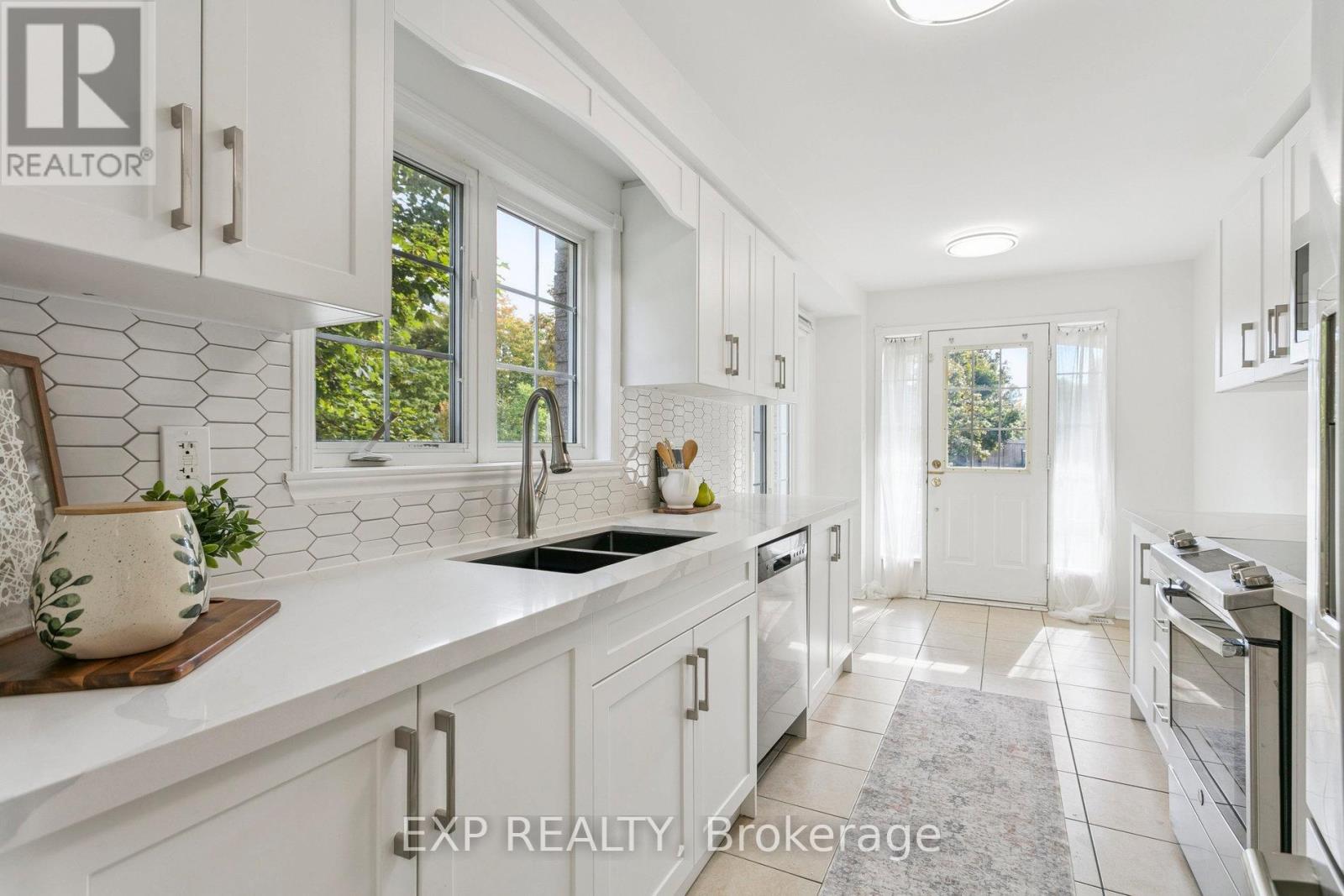 181 - 5260 Mcfarren Boulevard, Mississauga (Central Erin Mills), Ontario  L5M 7J5 - Photo 13 - W12470318