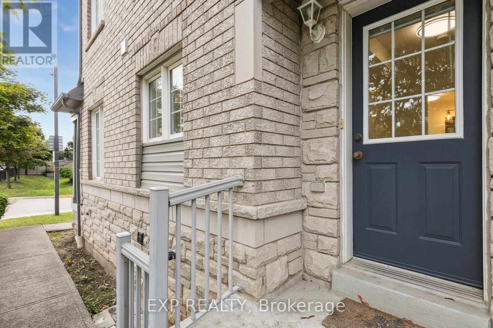 181 - 5260 Mcfarren Boulevard, Mississauga (Central Erin Mills), Ontario  L5M 7J5 - Photo 4 - W12470318