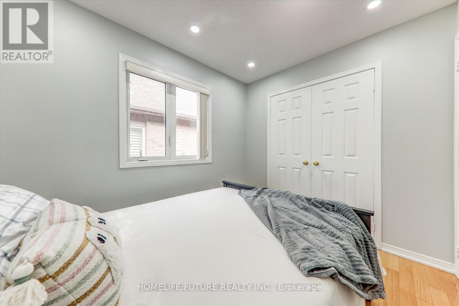 13 Oklahoma Drive, Brampton (Brampton East), Ontario  L6P 3L8 - Photo 25 - W12470325