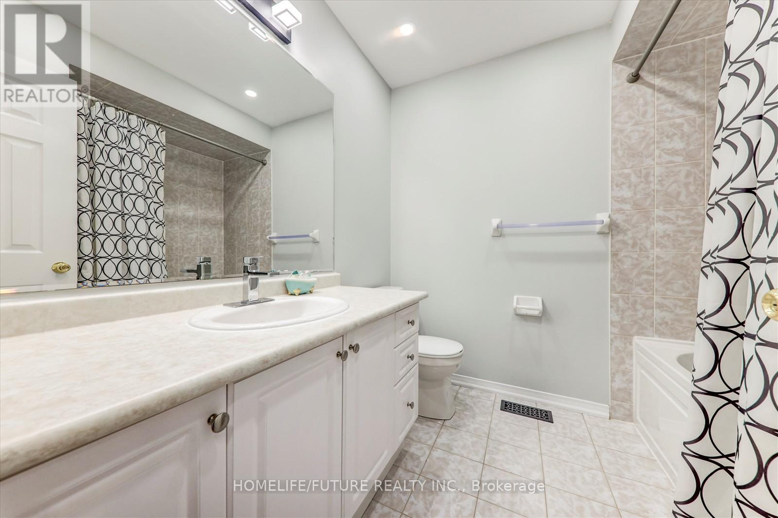13 Oklahoma Drive, Brampton (Brampton East), Ontario  L6P 3L8 - Photo 26 - W12470325