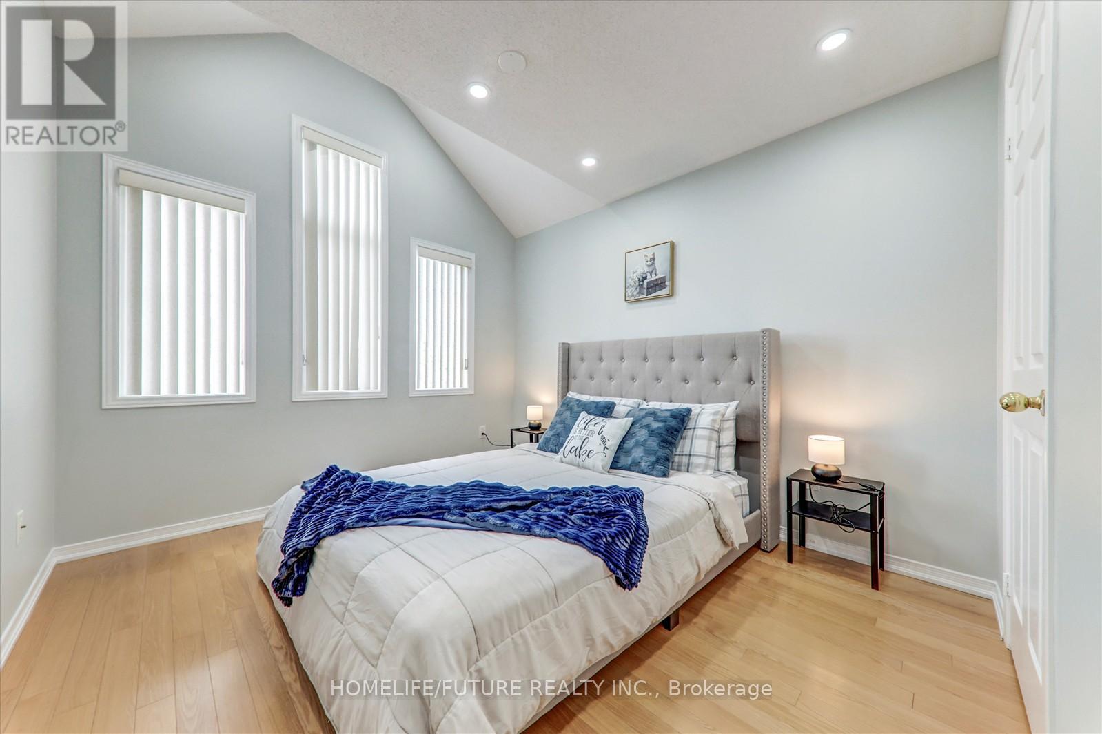 13 Oklahoma Drive, Brampton (Brampton East), Ontario  L6P 3L8 - Photo 27 - W12470325