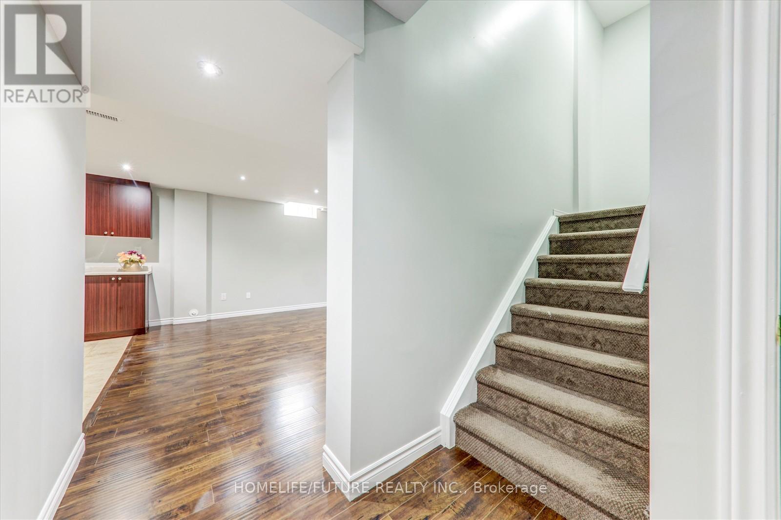 13 Oklahoma Drive, Brampton (Brampton East), Ontario  L6P 3L8 - Photo 30 - W12470325
