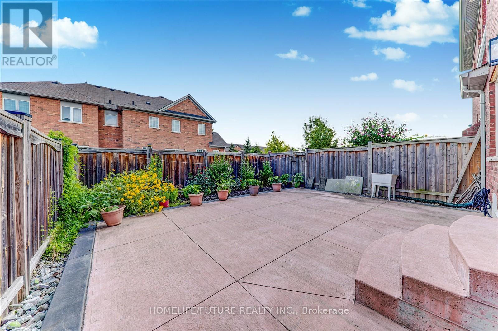 13 Oklahoma Drive, Brampton (Brampton East), Ontario  L6P 3L8 - Photo 39 - W12470325