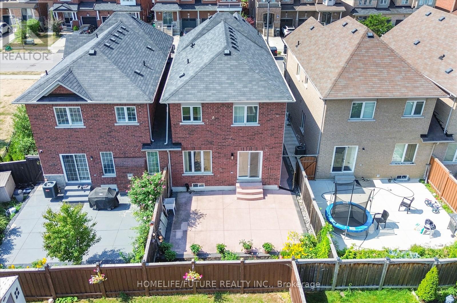 13 Oklahoma Drive, Brampton (Brampton East), Ontario  L6P 3L8 - Photo 41 - W12470325