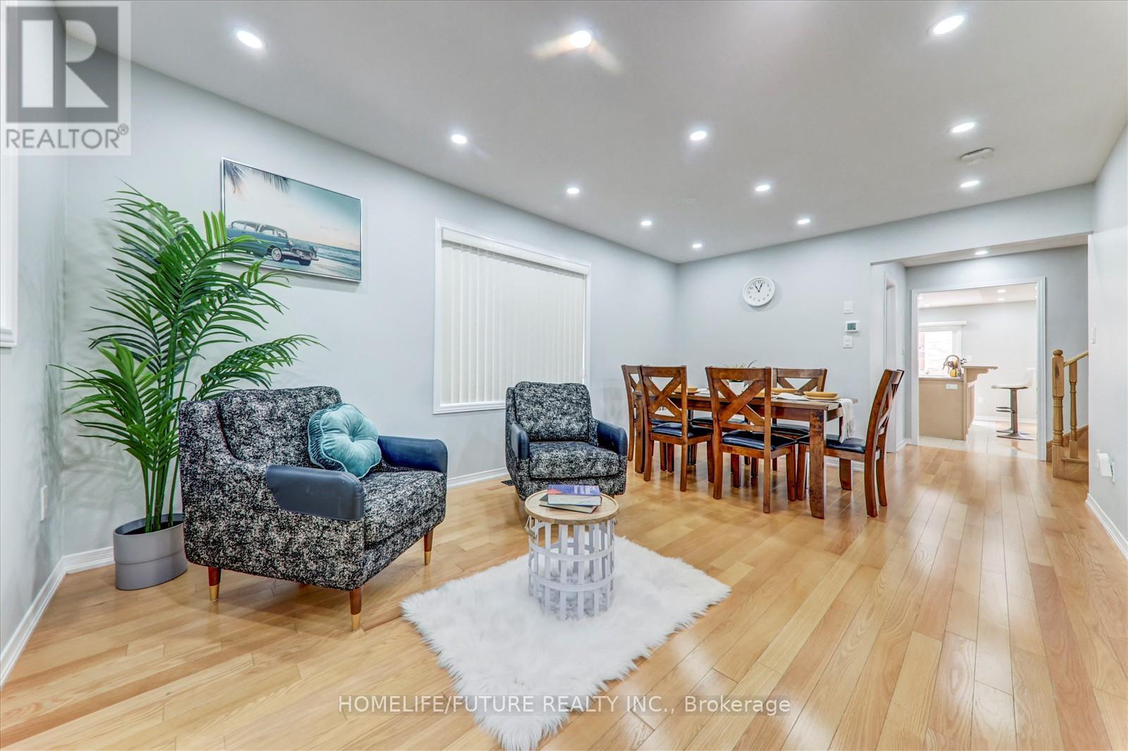 13 Oklahoma Drive, Brampton (Brampton East), Ontario  L6P 3L8 - Photo 8 - W12470325