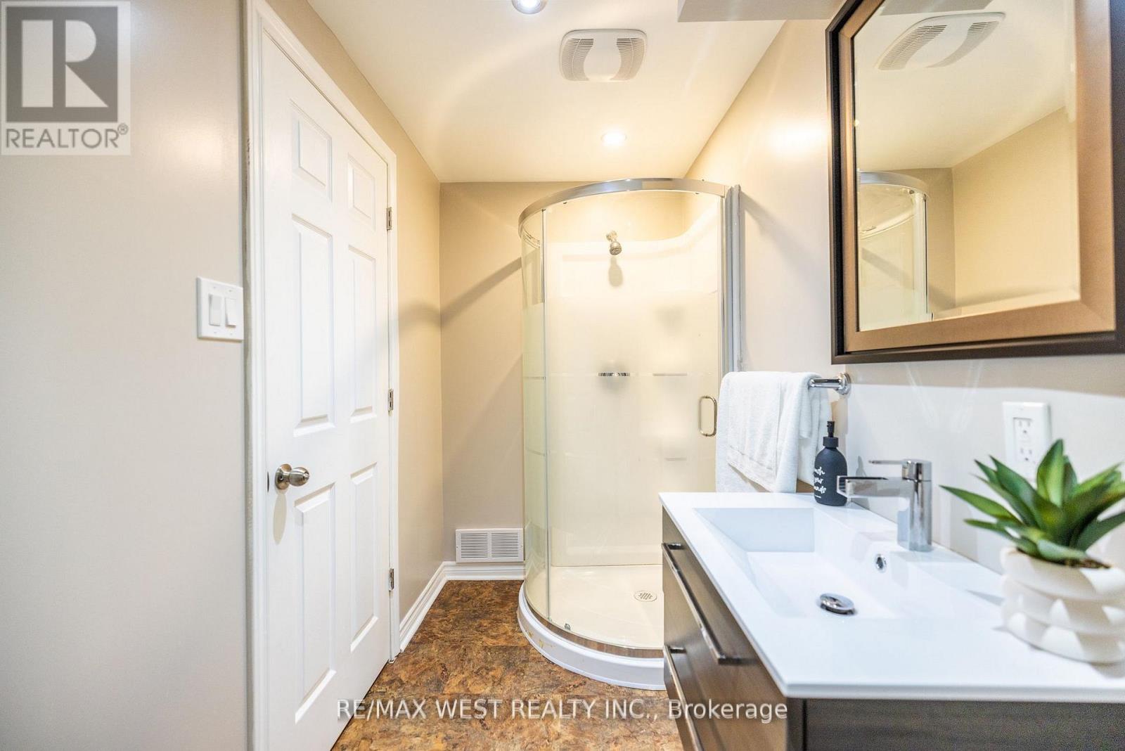 214 Castlegarth Crescent, Ottawa, Ontario  K2J 5N6 - Photo 17 - X12470267