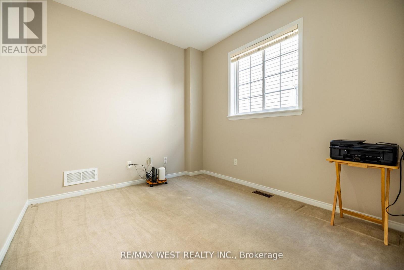 214 Castlegarth Crescent, Ottawa, Ontario  K2J 5N6 - Photo 7 - X12470267