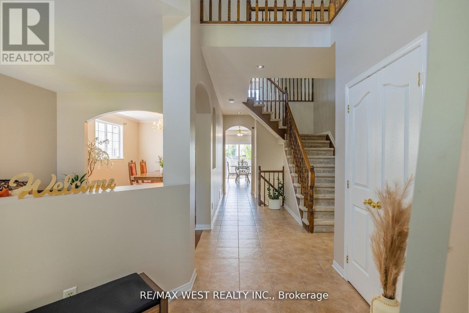 214 Castlegarth Crescent, Ottawa, Ontario  K2J 5N6 - Photo 2 - X12470267