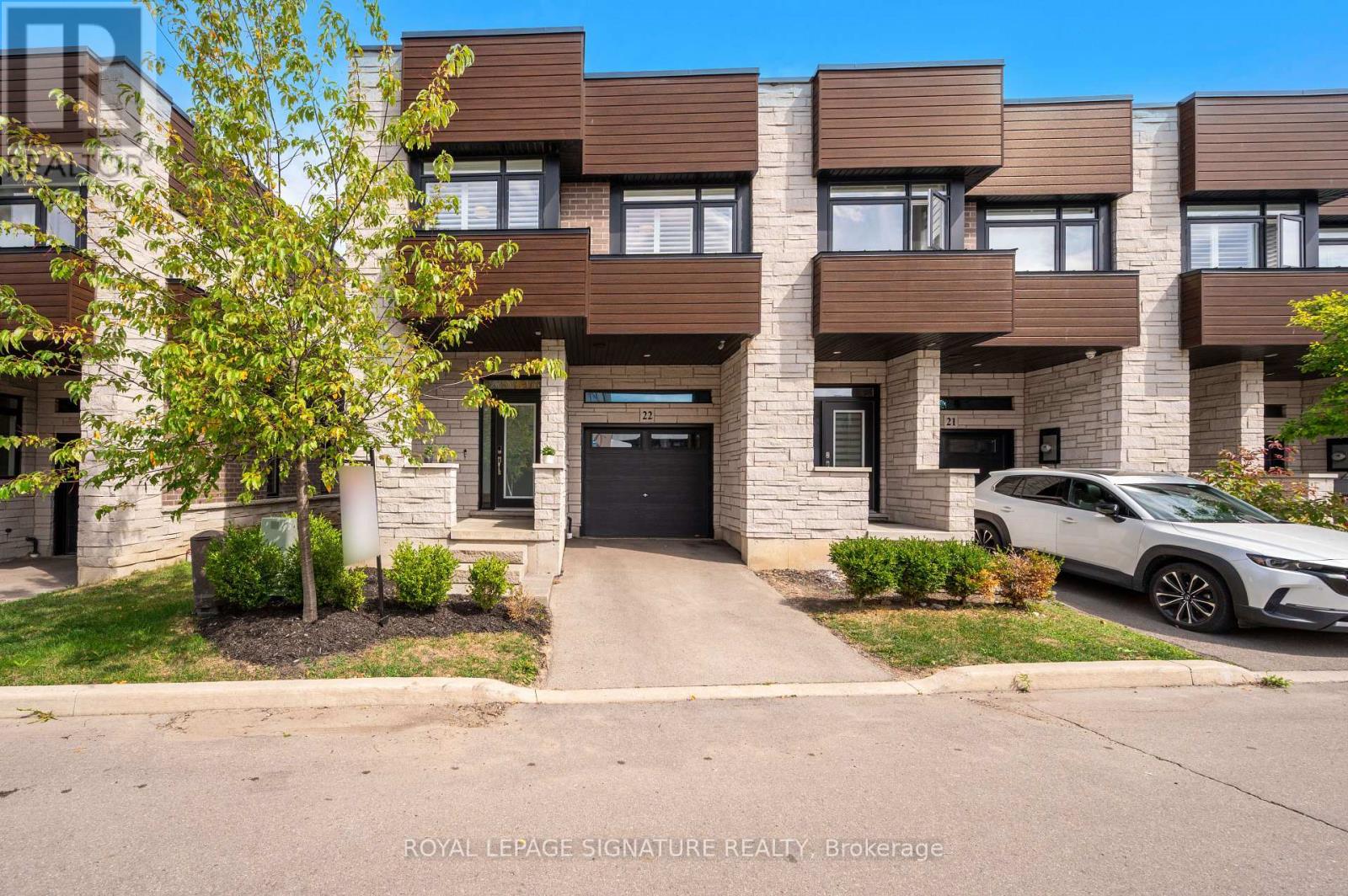 22 - 35 MIDHURST HEIGHTS, Hamilton, Ontario