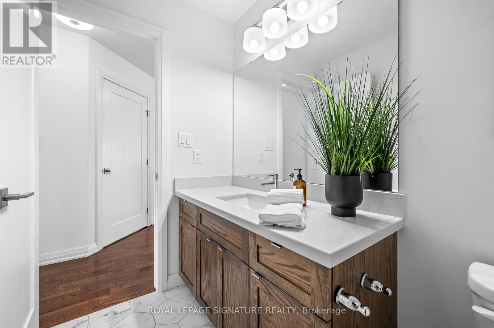 22 - 35 Midhurst Heights, Hamilton, Ontario  L8J 0K9 - Photo 36 - X12470291