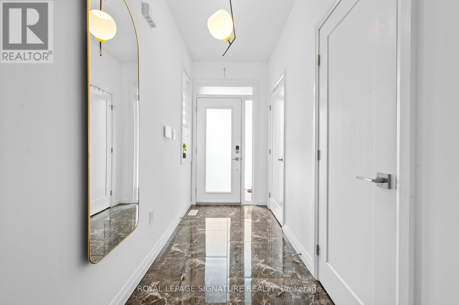 22 - 35 Midhurst Heights, Hamilton, Ontario  L8J 0K9 - Photo 4 - X12470291