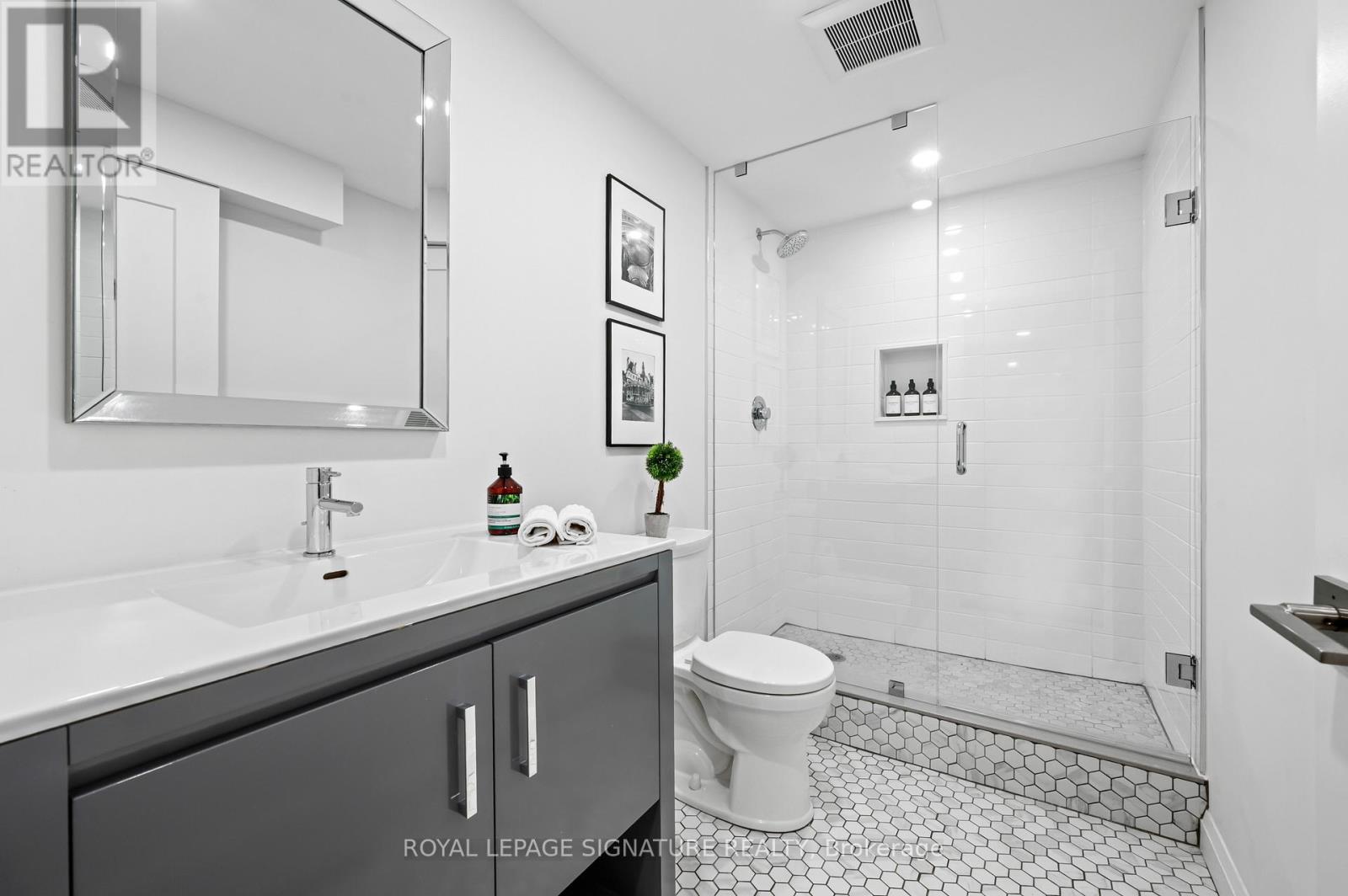 22 - 35 Midhurst Heights, Hamilton, Ontario  L8J 0K9 - Photo 45 - X12470291