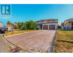 16 VOGUE COURT, Hamilton, Ontario