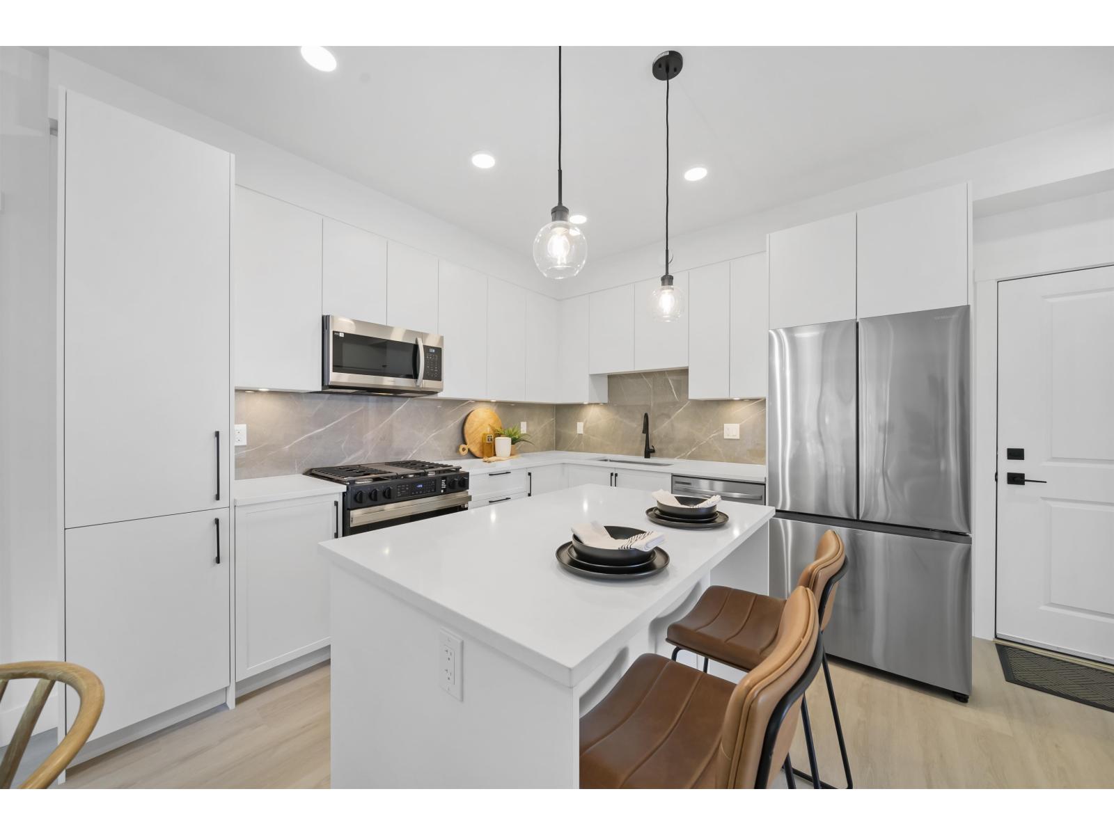 406 3465 146a Street, Surrey, British Columbia  V0V 0V0 - Photo 2 - R3059541