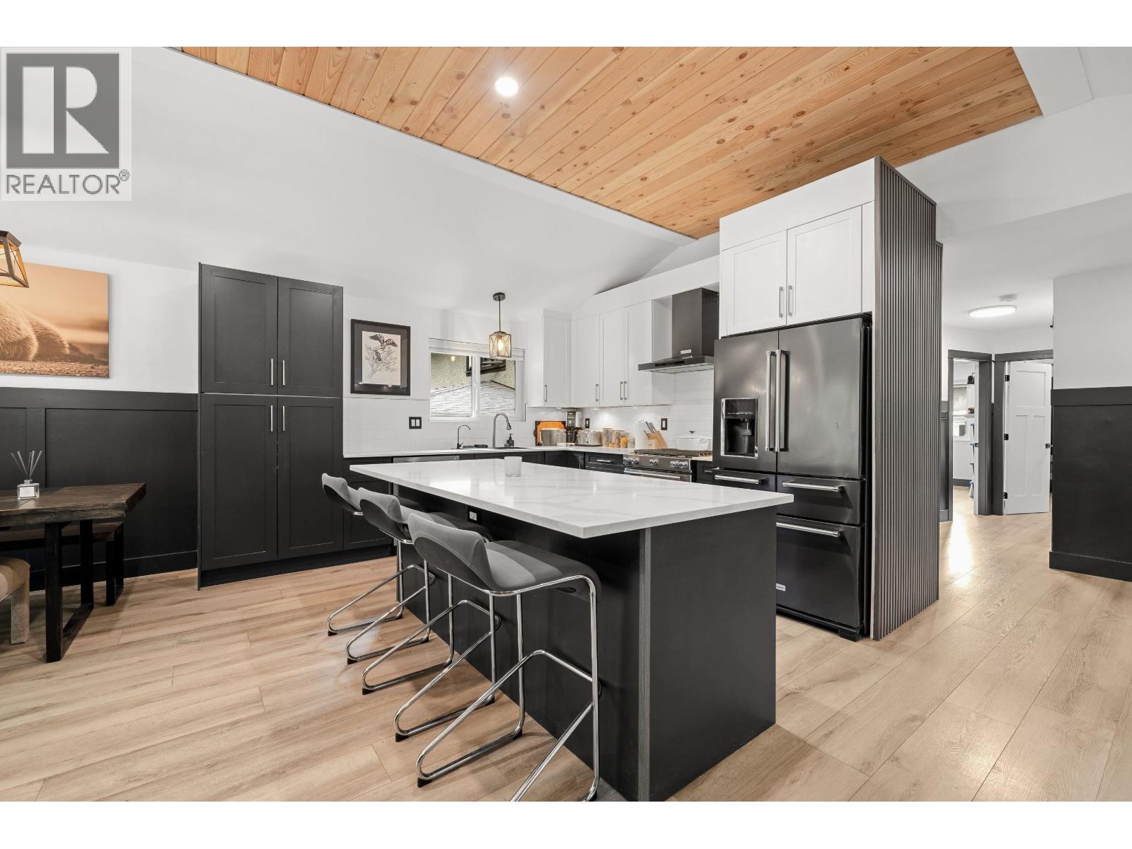 1430 Draycott Road, North Vancouver, British Columbia  V7J 1W2 - Photo 3 - R3058780