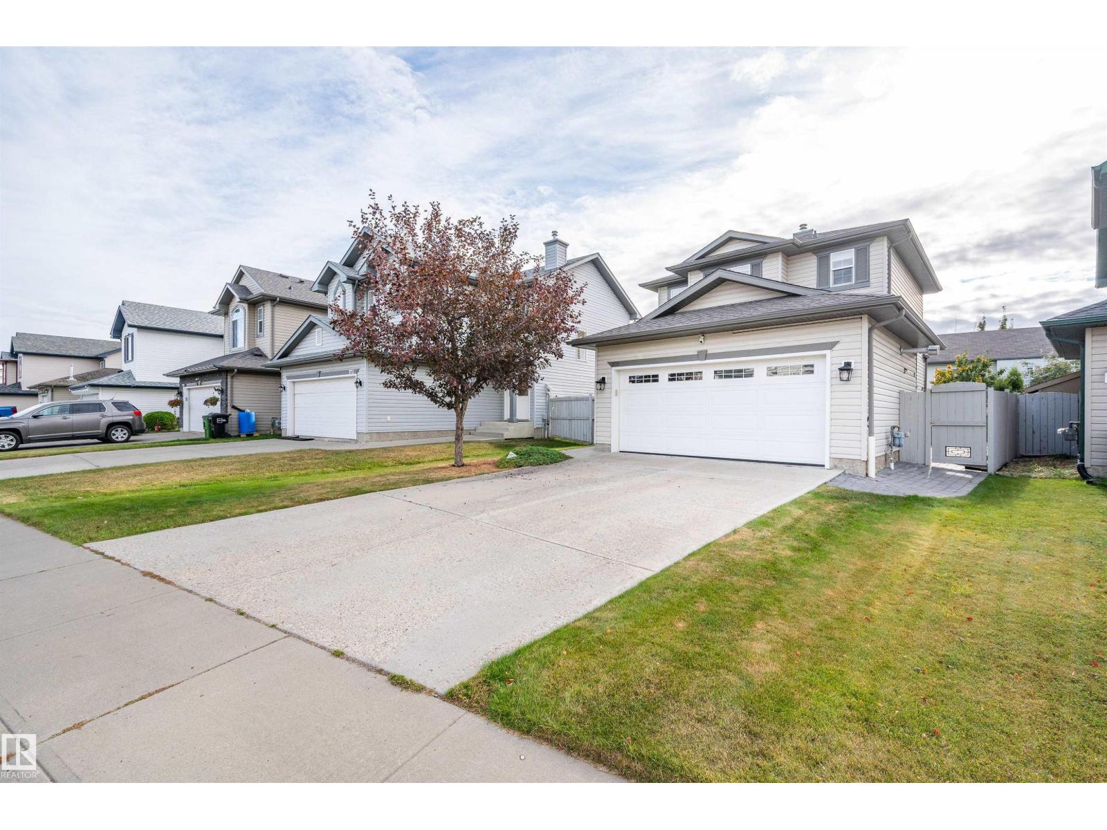 3729 138a Av Nw, Edmonton, Alberta  T5Y 3G6 - Photo 2 - E4462697