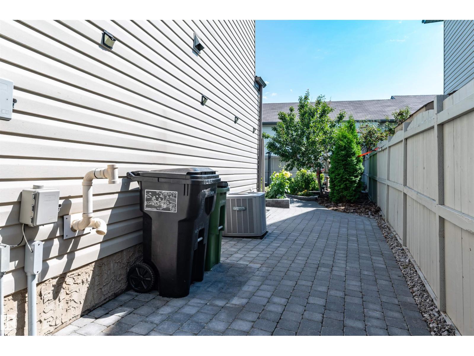 3729 138a Av Nw, Edmonton, Alberta  T5Y 3G6 - Photo 24 - E4462697