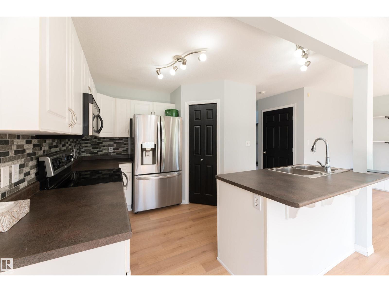 3729 138a Av Nw, Edmonton, Alberta  T5Y 3G6 - Photo 5 - E4462697
