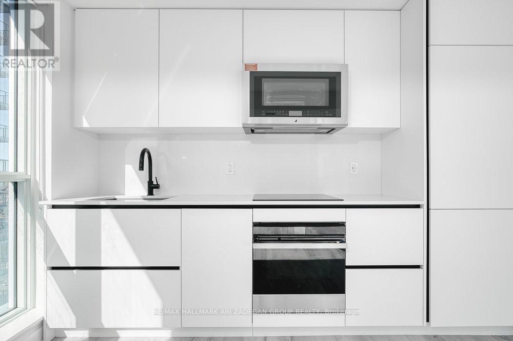 4003 - 327 King Street W, Toronto, Ontario  M5V 0W7 - Photo 3 - C12469501